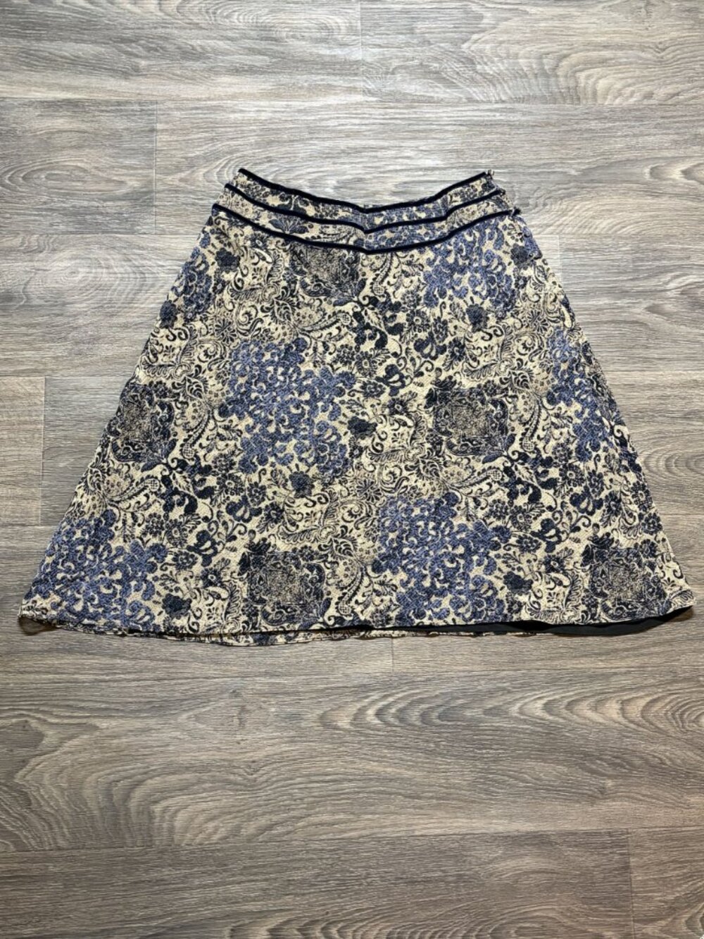 Ann Taylor Floral A-Line Skirt 10 Navy Beige Silk Lined 00s Y2K Cottagecore